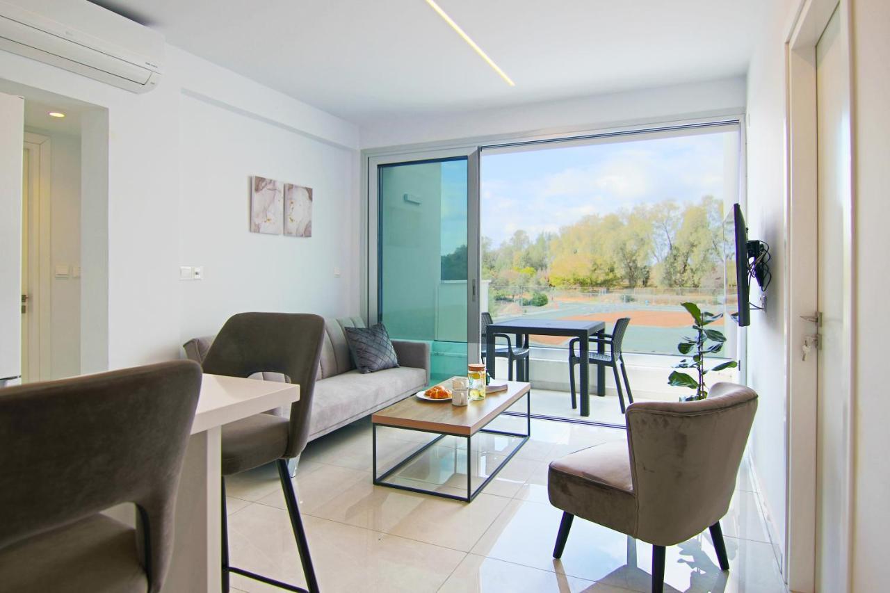 Phaedrus Living - Seaside Executive Flat Harbour 202 Appartement Paphos Buitenkant foto